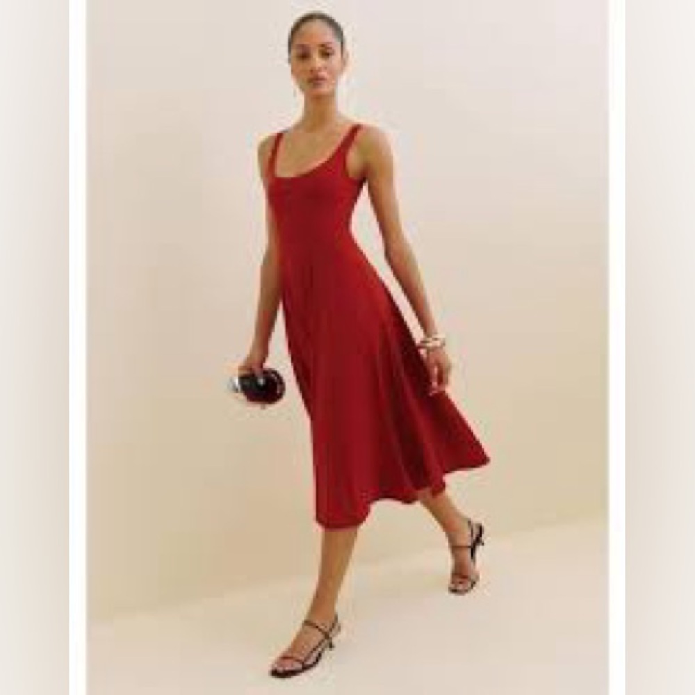 HOLIDAY SALE 🛍️ Red Midi Dress 💃🏻